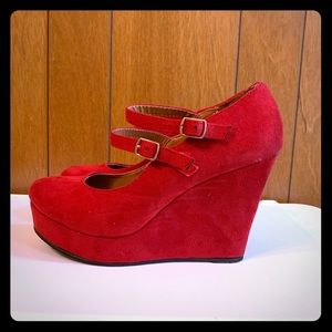 Women’s Sexy Red wedge Heels! (Size 10)